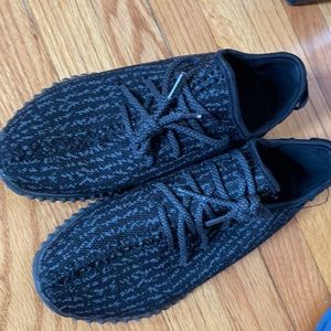 Yeezy pirate blacks